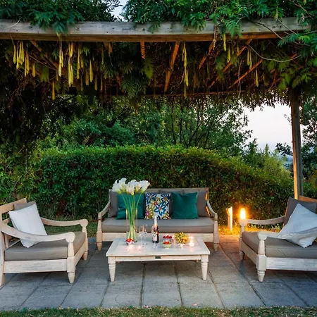 In Tuscany With Stunning Valley Views *