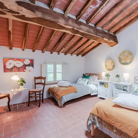 In Tuscany With Stunning Valley Views Casa de Férias *